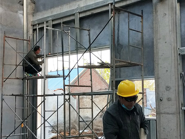 在防爆墻施工中，如何確保施工的安全性？